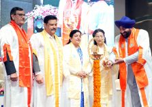Governor Lt Gen Gurmit Singh (Retd) inaugurates the convocation ceremony of Uttaranchal University.;?>