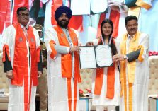 Governor Lt Gen Gurmit Singh (Retd) presents gold medals and degrees to thee students.;?>