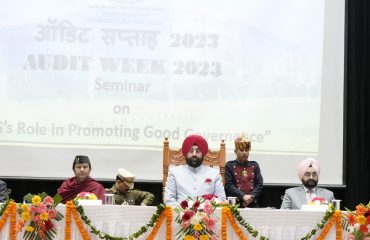 ऑडिट सप्ताह के अवसर पर आयोजित सेमिनार में प्रतिभाग करते हुए राज्यपाल लेफ्टिनेंट जनरल गुरमीत सिंह (से नि)।