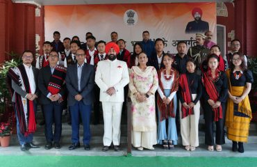 नागालैंड प्रदेश के राज्य स्थापना दिवस पर उत्तराखण्ड में निवास कर रहे नागालैंड राज्य के लोगों के साथ राज्यपाल लेफ्टिनेंट जनरल गुरमीत सिंह (से नि)।