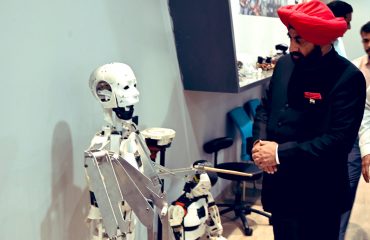‘‘गुजरात साइंस सिटी’’ का भ्रमण कर जानकारी प्राप्त करते हुए राज्यपाल लेफ्टिनेंट जनरल गुरमीत सिंह (से नि)।