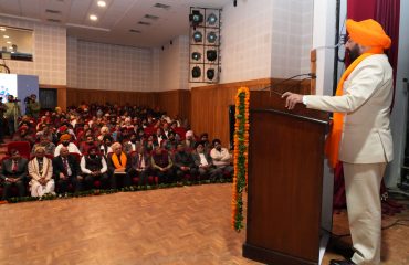 वीर बाल दिवस के अवसर पर कार्यक्रम को संबोधित करते हुए राज्यपाल।