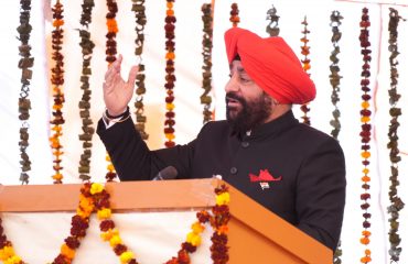 शताब्दी महासम्मेलन को संबोधित करते हुए राज्यपाल।