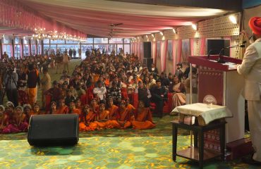 गौरव सेनानियों और देशभक्त नागरिकों के अभिनंदन और संकल्प कार्यक्रम को संबोधित करते हुए राज्यपाल।