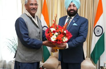 Former Chief Minister Shri Trivendra Singh Rawat pays courtesy call on the Governor.