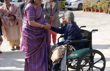First Lady Mrs. Gurmeet Kaur meeting the elderly women living in Prem Dham Old Age Home located in Dalanwala.