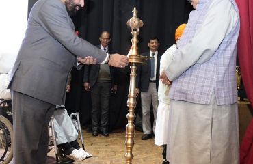 निहाल निहाल निहाल प्रोडक्शन हाउस द्वारा आयोजित कार्यक्रम का शुभारंभ करते हुए राज्यपाल।