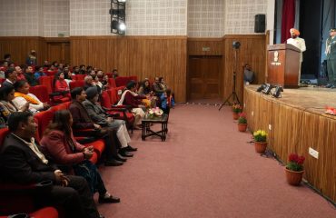 संस्कृति विभाग द्वारा आयोजित कार्यक्रम को संबोधित करते हुए राज्यपाल।