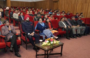 Governor watching the bhajan presented by the artists on the occasion of the consecration of Shri Ram Lalla at Ayodhya.