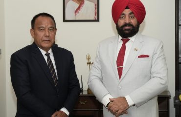 Chairman of Uttarakhand Subordinate Services Selection Commission, S. Mertolia paid a courtesy visit on the Governor at Raj Bhawan.