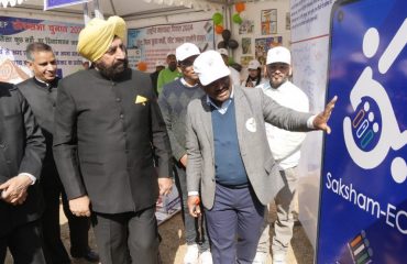 Governor visiting the exhibition on the occasion of 'National Voters' Day'.