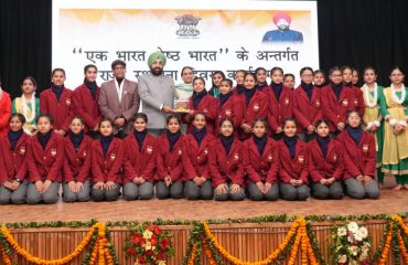 ⁠Governor with girl students on the occasion of the Foundation Day of Uttar Pradesh State at Raj Bhavan.