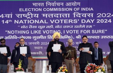 The Governor taking the oath on the 14th 'National Voter's Day'.