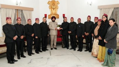 Officials of Uttarakhand Provincial Civil Services Executive Branch Association paying courtesy call on the Governor.