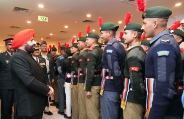 Governor talking to NCC cadets.