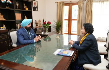 Director of AIIMS Rishikesh, Prof.Meenu Singh paid a courtesy call on the Governor.