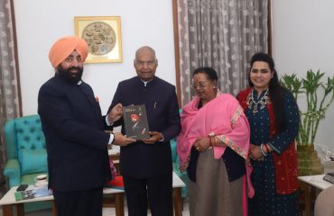 Governor Lieutenant General Gurmeet Singh (Retd) paying courtesy call on former President Shri Ramnath Kovind in New Delhi.