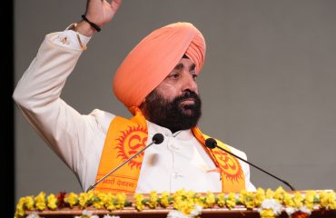 देववाणी संस्कृत पर आयोजित राष्ट्रीय सम्मेलन को संबोधित करते हुए राज्यपाल।
