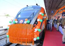 New Vande Bharat train launched between Lucknow-Dehradun.;?>