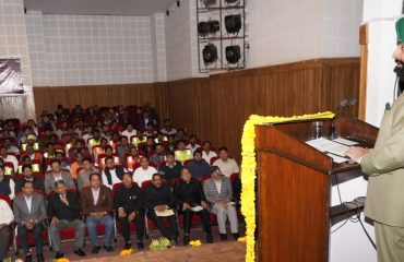 नेशनल एक्शन फॉर मैकेनाइज्ड सैनिटेशन इकोसिस्टम (नमस्ते) कार्यक्रम के अवसर पर संबोधित करते हुए राज्यपाल।