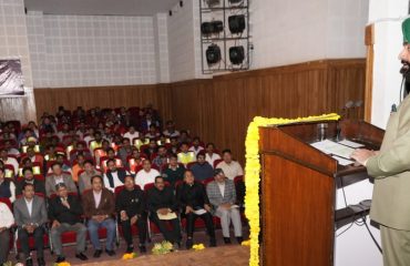 Governor addressing the gathering on the occasion of National Action for Mechanized Sanitation Ecosystem (Namaste) program.