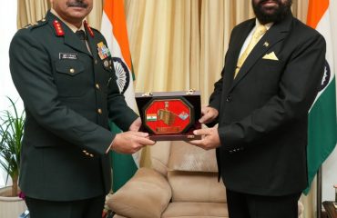 GOC, North India Area, Lieutenant General Zubin A Minwala paying courtesy call on the Governor.