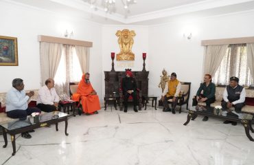 राज्यपाल से शिष्टाचार भेंट करते हुए राष्ट्रीय सैनिक संस्था रूढ़की, हरिद्वार शाखा के पदाधिकारीगण।