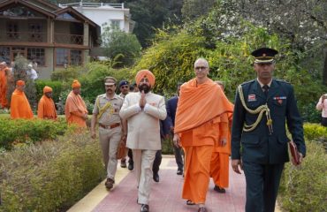 Chairman of Charitable Hospital Swami Shuddhidanand and other officials welcoming the Governor on his arrival at Advaita Ashram Mayawati located in Lohaghat.