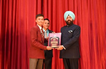 Governor felicitating students at the farewell ceremony of 12th passing out cadets of Sainik School Ghodakhal, Nainital.
