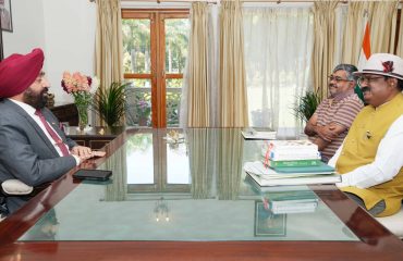 Chief Conservator of Forests (Wildlife) Sameer Sinha and Sanjay Sondhi discussing the setting up of a 