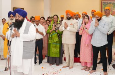 Governor participating in Kirtan and Gurbani Paath at Raj Bhawan on the occasion of the holy festival of Baisakhi.