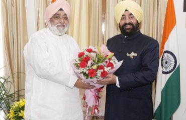 Narendrajeet Singh Bindra, Chairman of Hemkund Sahib Management Trust, paying a courtesy call on the Governor.