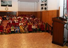 Hon'ble Governor addressing on the occasion of Gujarat and Maharashtra State Foundation Day.;?>