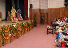 Hon'ble Governor viewing the dance performed by the performers during the event held in the Rajbhawan auditorium.;?>