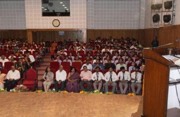 The Hon'ble Governor addressing the Mohiniyattam program organized by SPIC MACAY at Rajbhawan Auditorium.