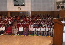 The Hon'ble Governor addressing the Mohiniyattam program organized by SPIC MACAY at Rajbhawan Auditorium.;?>