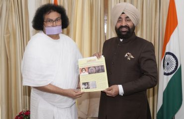 Founder of Ahimsa Vishwa Bharti and Jain muni Acharya Lokesh paying courtesy call on the Hon'ble Governor.