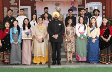 The Hon'ble Governor with the students of Sikkim studying in Uttarakhand.