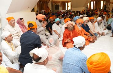 Governor paying obeisance at Gurudwara Shri Hemkund Sahib, Rishikesh.