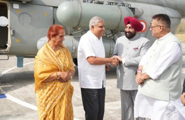 Hon'ble Governor welcoming and greeting Hon'ble Vice President Shri Jagdeep Dhankhar on his arrival at Haldwani Cantt helipad.