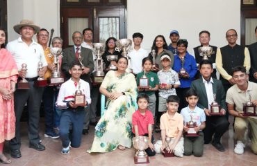 First Lady Mrs. Gurmeet Kaur with the winners of the 19th 