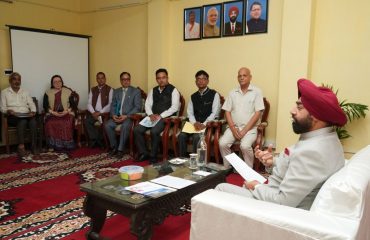 Hon'ble Governor interacting with directors and deans at the DSB Campus of Kumaun University, Nainital.