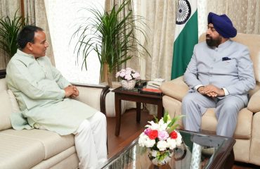 Health Minister Dr. Dhan Singh Rawat paying a courtesy call on the Governor.