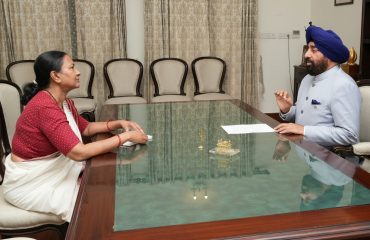 01-07-2024:Chief Secretary Smt. Radha Raturi paid a courtesy call on the Governor at Raj Bhawan.