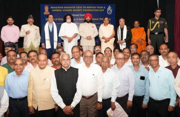The Governor with the people present on the occasion of the programme.