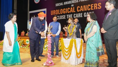 Hon'ble Governor inaugurating the programme by the Department of Urology, AIIMS Rishikesh, by lighting the ceremonial lamp.