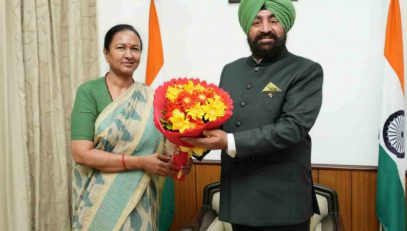 Chief Secretary Smt. Radha Raturi paying a courtesy call on the Hon'ble Governor.