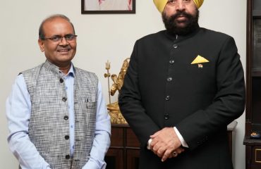 Secretary Disaster Management, Shri. Vinod Kumar Suman paying a courtesy call on the Governor.