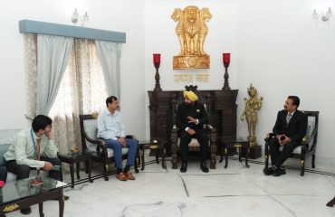 Vice Chancellor of Uttaranchal University Dr. Rajesh Bahuguna and Prof. Sharafat Ali as well as Dr. Vaibhav Uniyal and Prof. Anjum Parvej of Siddharth Law College paid a courtesy call on the Hon'ble Governor.