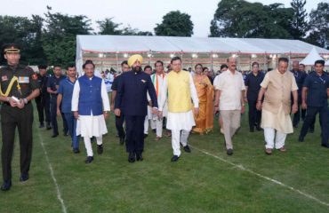 राजभवन में स्वतंत्रता दिवस के अवसर पर स्वल्पाहार कार्यक्रम में राज्यपाल एवं मुख्यमंत्री।